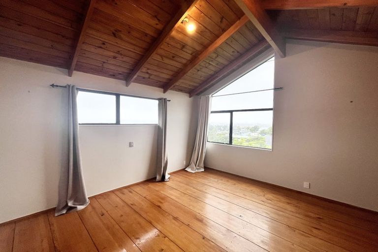 Photo of property in 43 Rosecamp Road, Beach Haven, Auckland, 0626