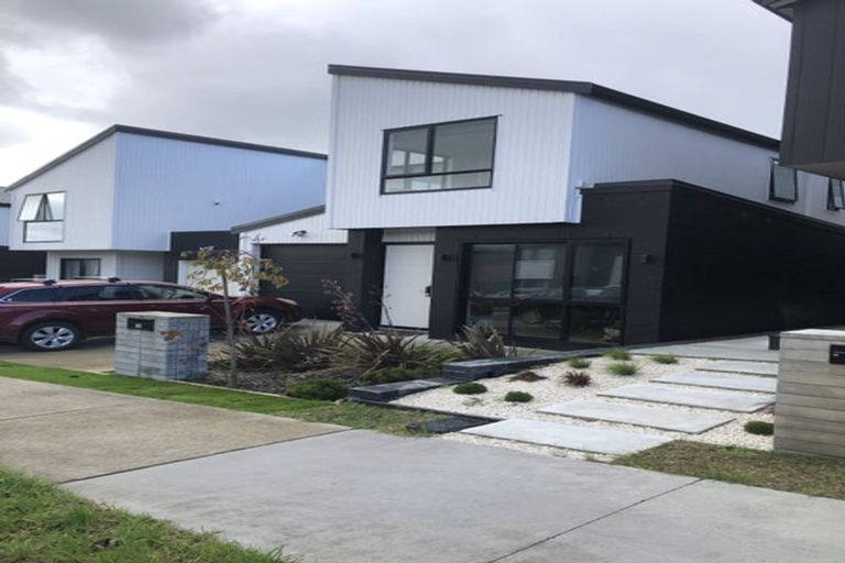 Photo of property in 15 Pohewa Road, Silverdale, 0932