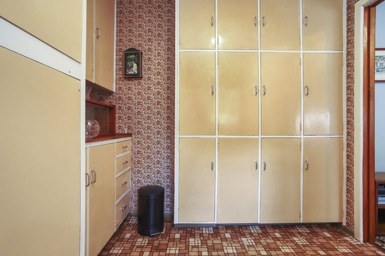 Photo of property in 102 Mountain Road, Mangere Bridge, Auckland, 2022