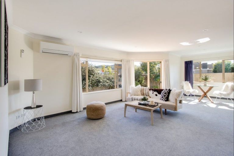Photo of property in 52 Neeve Road, Taradale, Napier, 4112