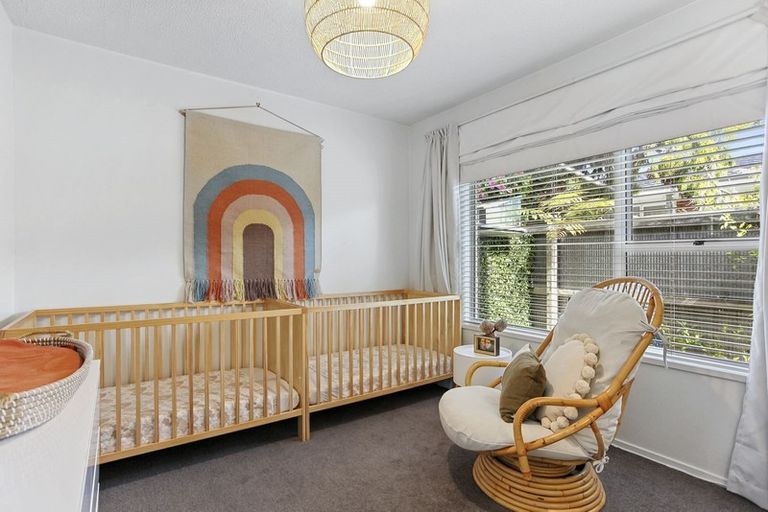 Photo of property in 16 Oakfield Street, Burnside, Christchurch, 8053
