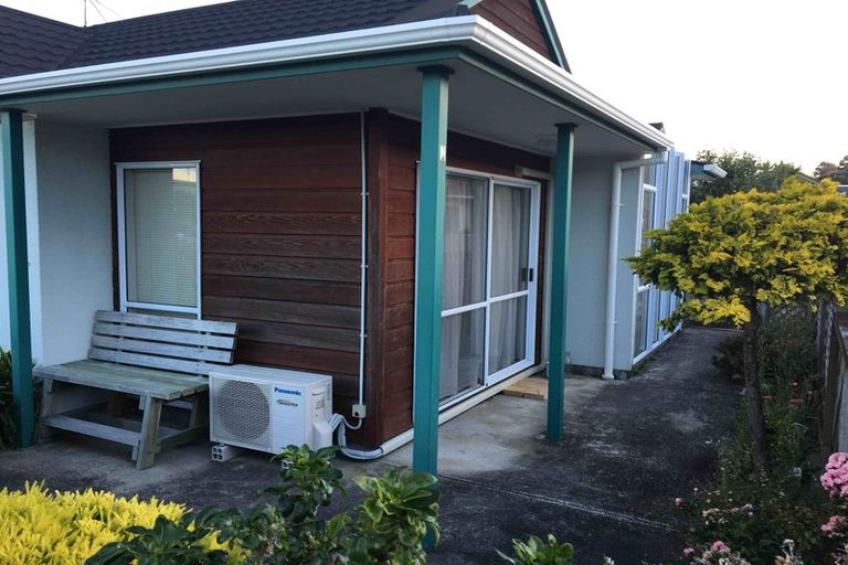 Photo of property in 1 Macalister Place, Miramar, Wellington, 6022