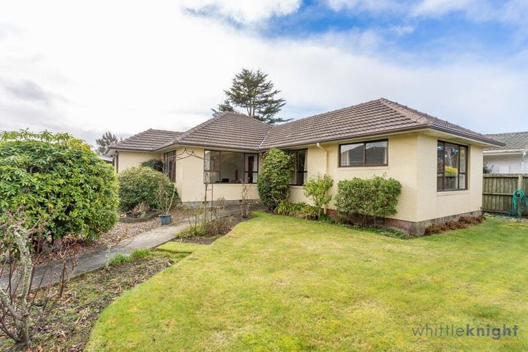 Photo of property in 6 Kyeburn Place, Avonhead, Christchurch, 8042