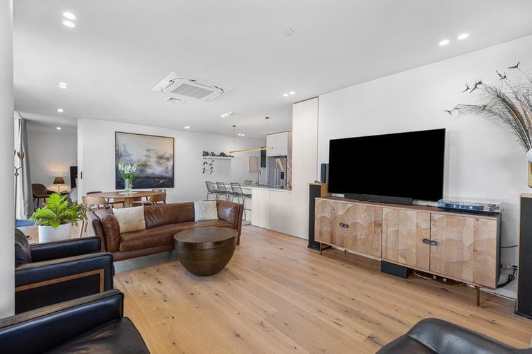 Photo of property in 303/359 Cameron Road, Tauranga, 3110