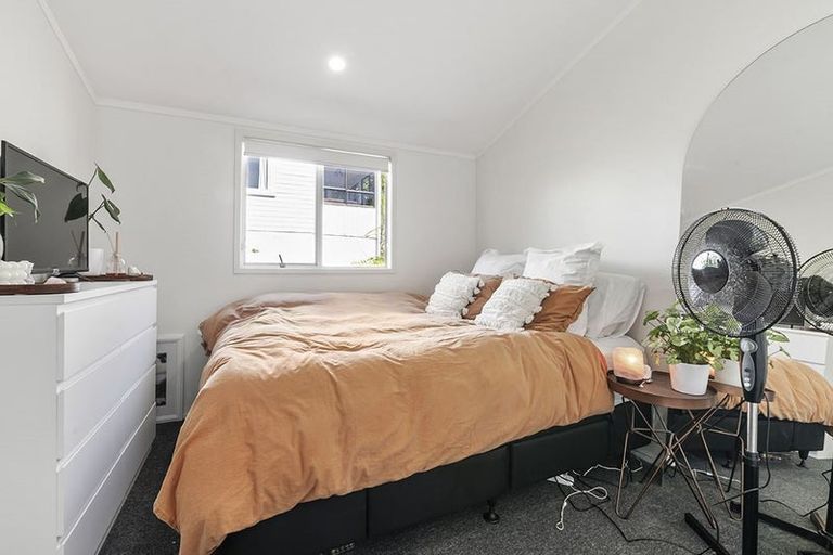 Photo of property in 25a Matai Road, Stanmore Bay, Whangaparaoa, 0932