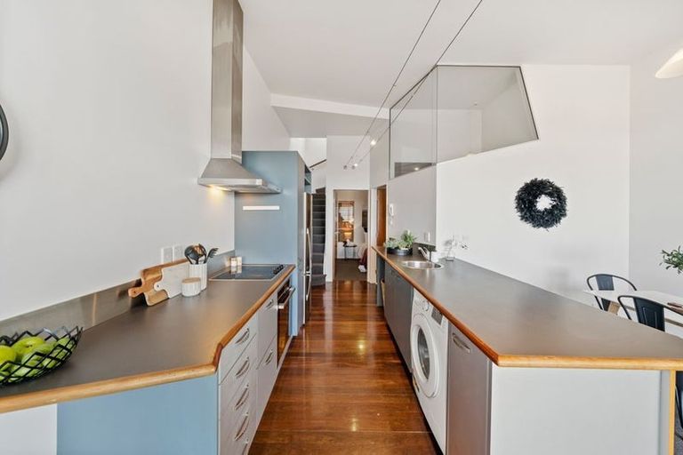 Photo of property in Metro Apartments, 12/220u Thorndon Quay, Pipitea, Wellington, 6011