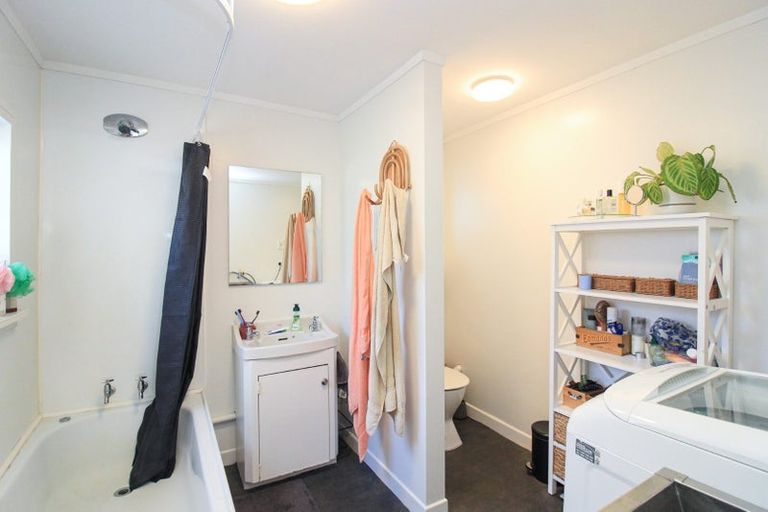 Photo of property in 18 Tamar Street, Island Bay, Wellington, 6023