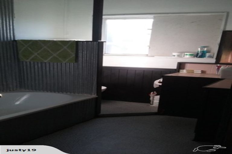 Photo of property in 77 Mathesons Road, Phillipstown, Christchurch, 8011