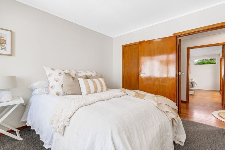 Photo of property in 207 Sturges Road, Henderson, Auckland, 0612