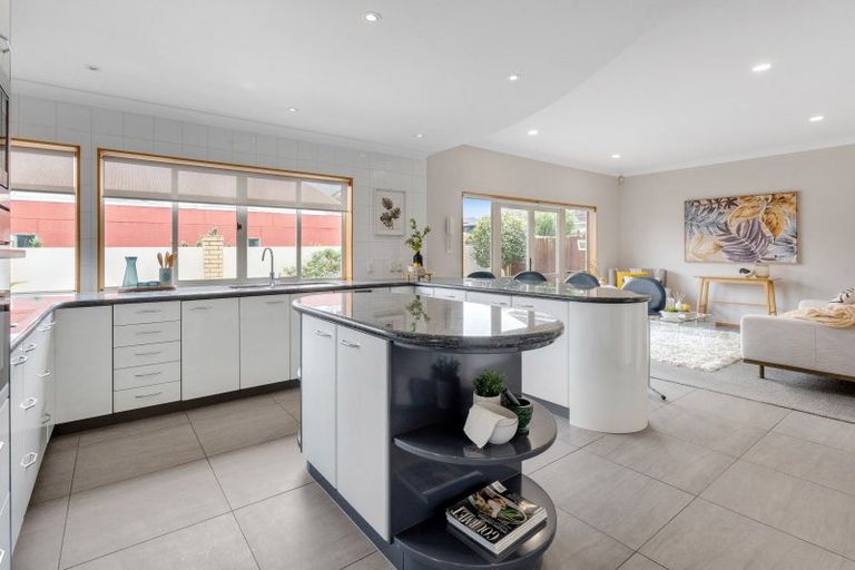 Photo of property in 1/16 Hattaway Avenue, Bucklands Beach, Auckland, 2012