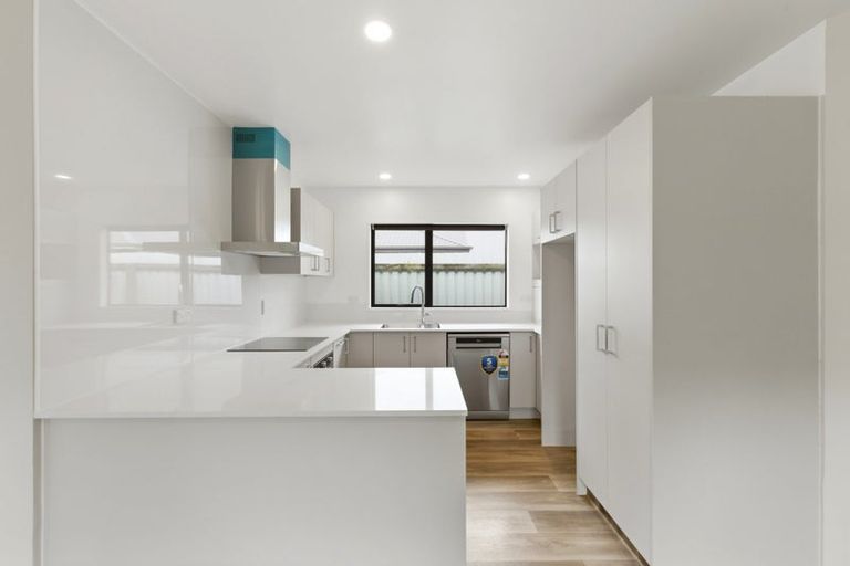Photo of property in 122 Somerfield Street, Somerfield, Christchurch, 8024