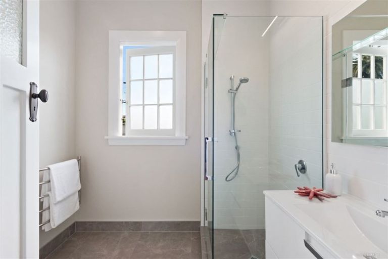 Photo of property in 26 Mellsop Avenue, Waiuku, 2123