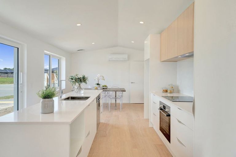 Photo of property in 7 Eminence Drive, Northwood, Christchurch, 8051