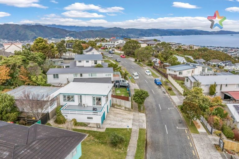 Photo of property in 49 Cypress Drive, Maungaraki, Lower Hutt, 5010