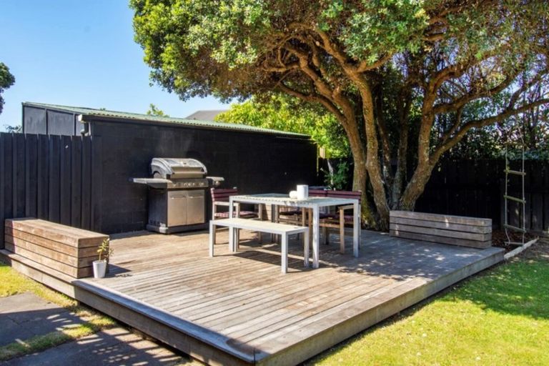 Photo of property in 24 Tay Street, Mount Maunganui, 3116