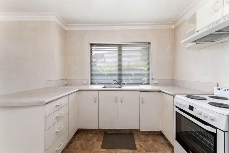 Photo of property in 11unit Mckee Avenue, Fenton Park, Rotorua, 3010