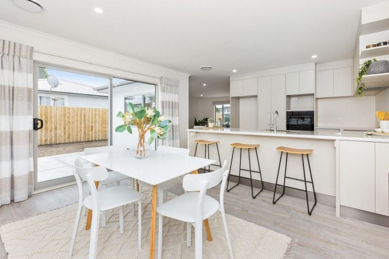 Photo of property in 27 Howard Road, Taradale, Napier, 4112