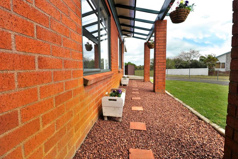 Photo of property in 34 Horlicks Place, Randwick Park, Auckland, 2105