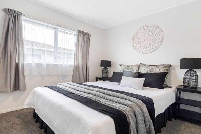 Photo of property in 1/24 Kennington Drive, Clendon Park, Auckland, 2103