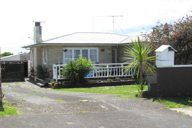 Photo of property in 5 Kamaka Road, Mangere Bridge, Auckland, 2022