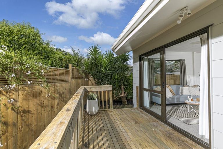 Photo of property in 2/248 Birkdale Road, Birkdale, Auckland, 0626