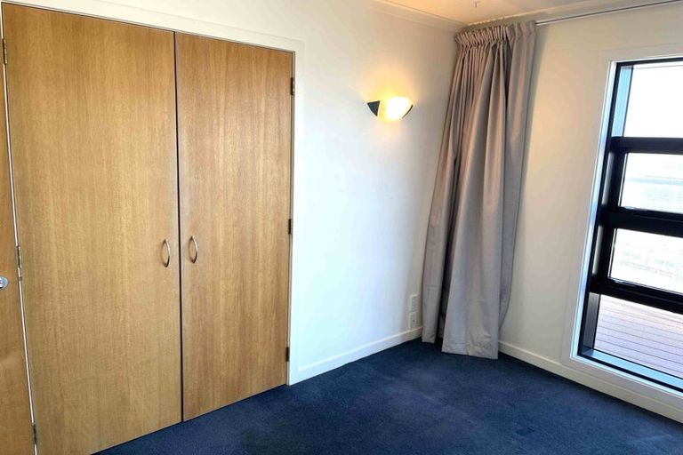 Photo of property in Endeavour Apartments, 125u4 Thorndon Quay, Pipitea, Wellington, 6011