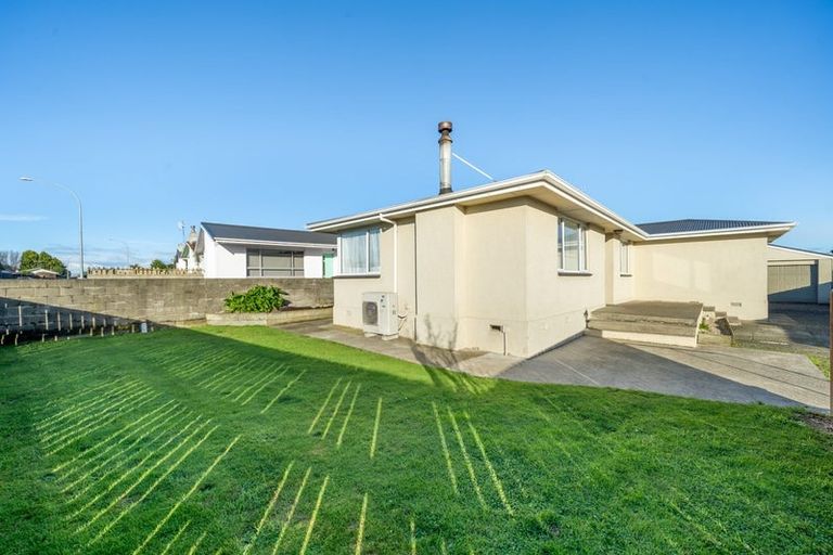 Photo of property in 28 Argyle Street, Kew, Invercargill, 9812