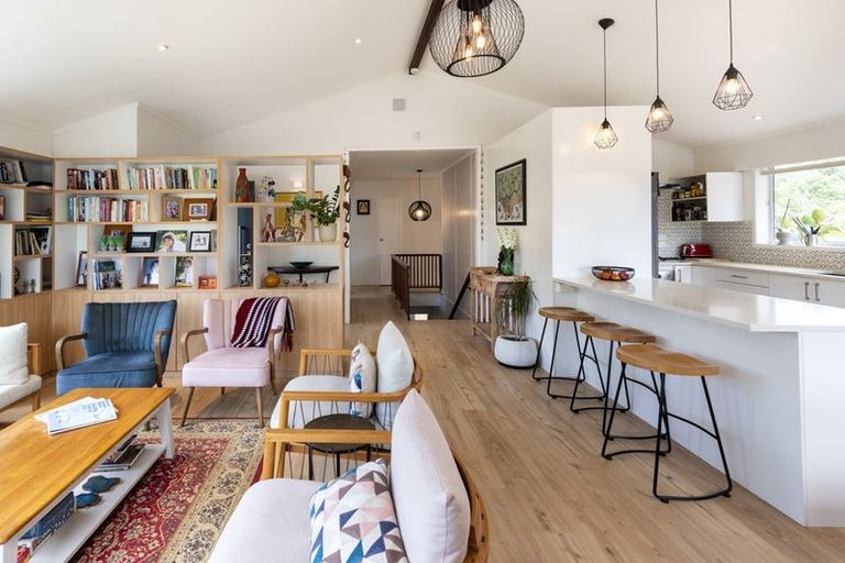 Photo of property in 12 Cheriton Road, Mellons Bay, Auckland, 2014