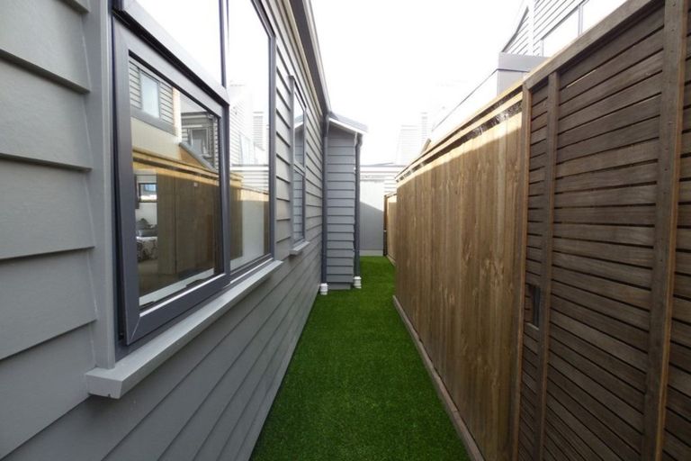 Photo of property in 33 Saltmarsh Road, Hobsonville, Auckland, 0616