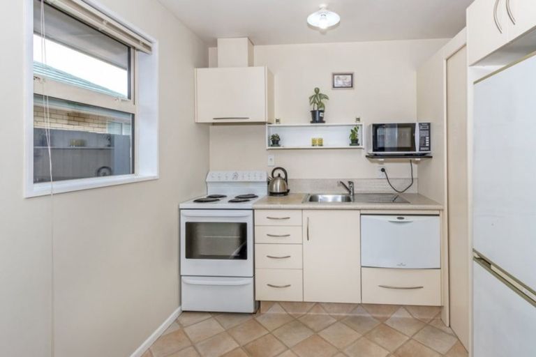 Photo of property in 2/24 Avonhead Road, Avonhead, Christchurch, 8042