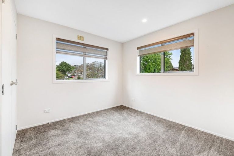Photo of property in 30 Salamanca Road, Sunnynook, Auckland, 0620