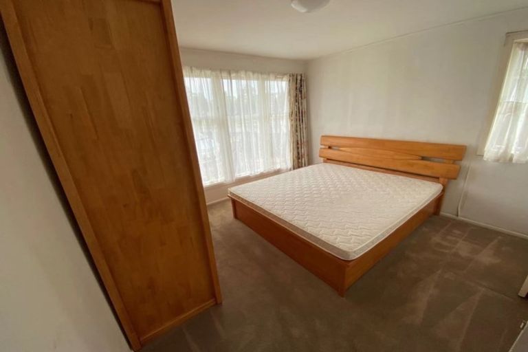 Photo of property in 71 Smythe Road, Henderson, Auckland, 0612