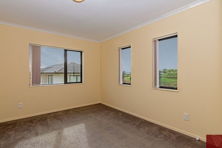 Photo of property in 117 Keri Vista Rise, Papakura, 2110