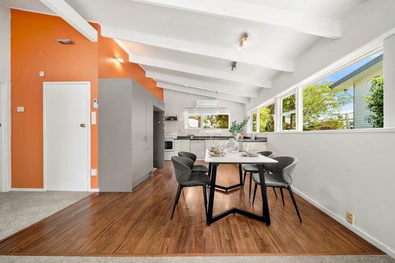 Photo of property in 500 East Coast Road, Windsor Park, Auckland, 0630