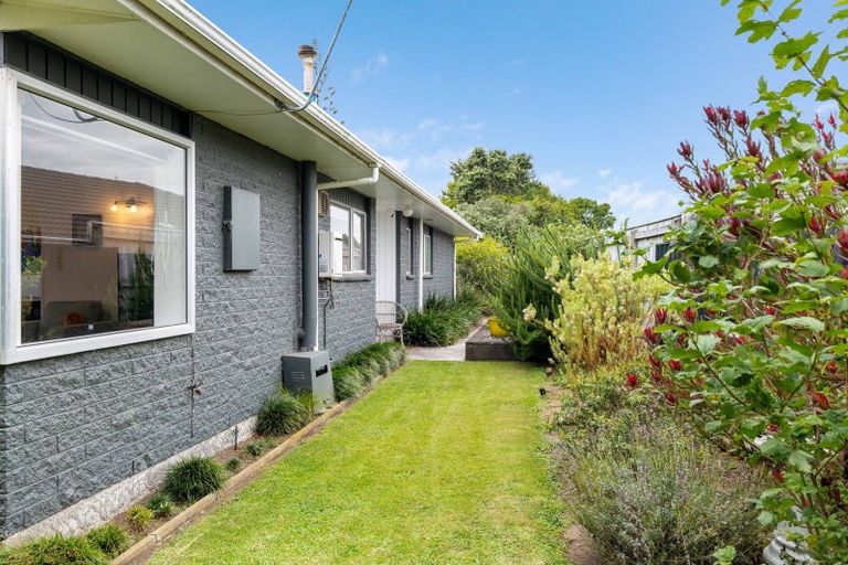 Photo of property in 15d Saint Ives Grove, Whalers Gate, New Plymouth, 4310