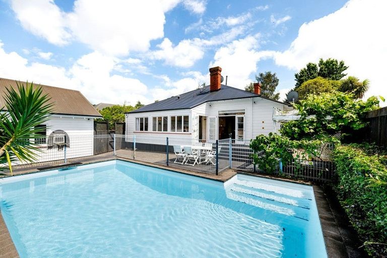 Photo of property in 41 Queen Street, Cambridge, 3434