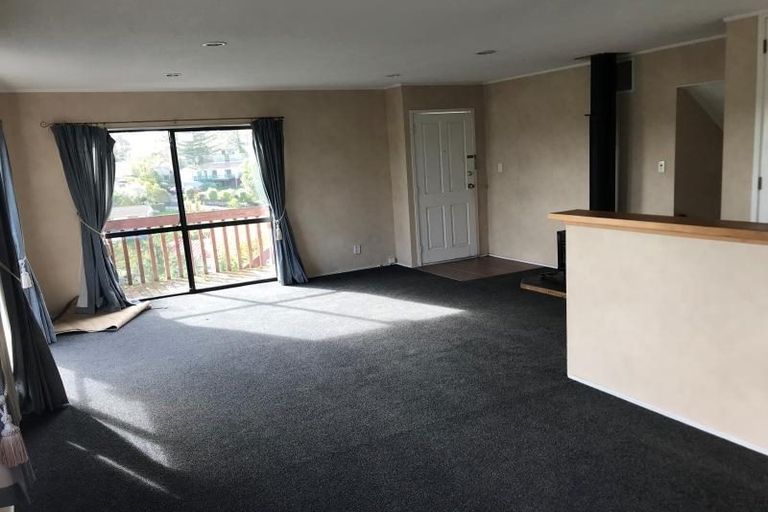 Photo of property in 3/75 Stanley Road, Glenfield, Auckland, 0629