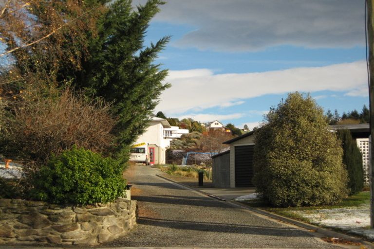 Photo of property in 16 Athenry Road, Bridge Hill, Alexandra, 9320