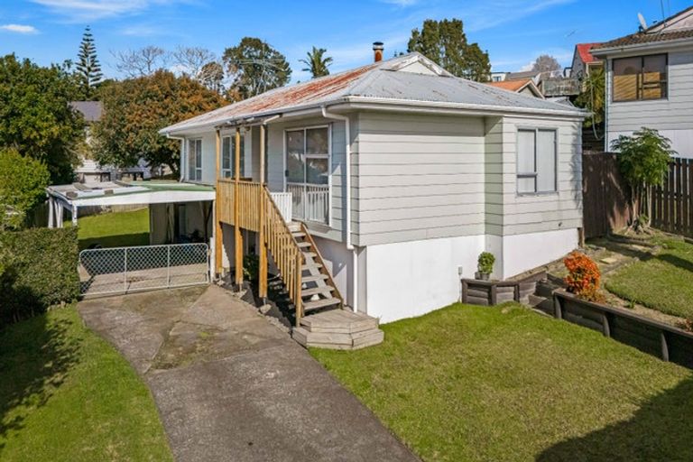 Photo of property in 26 Beauchamp Drive, Massey, Auckland, 0614