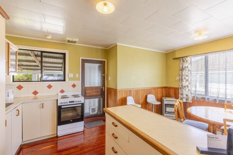 Photo of property in 17 Freyberg Terrace, Waipukurau, 4200