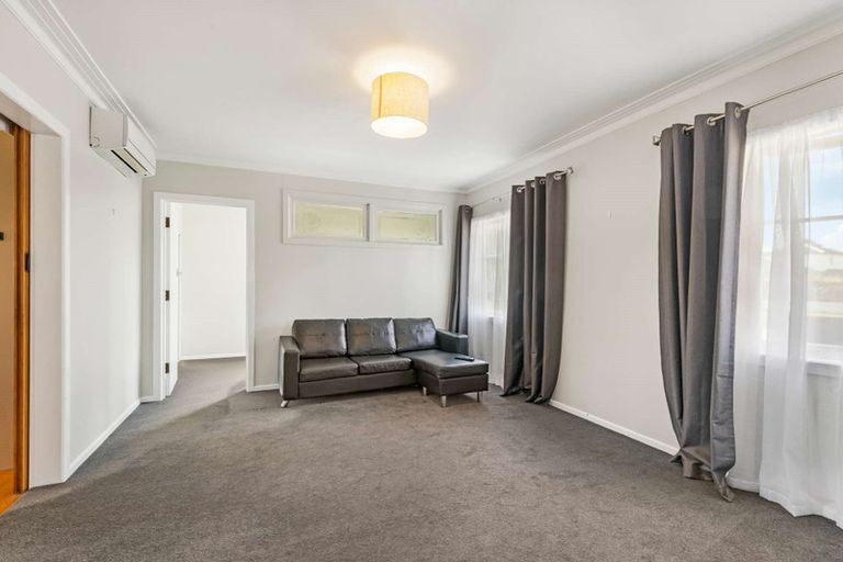Photo of property in 20 Grove Road, Papakura, 2110