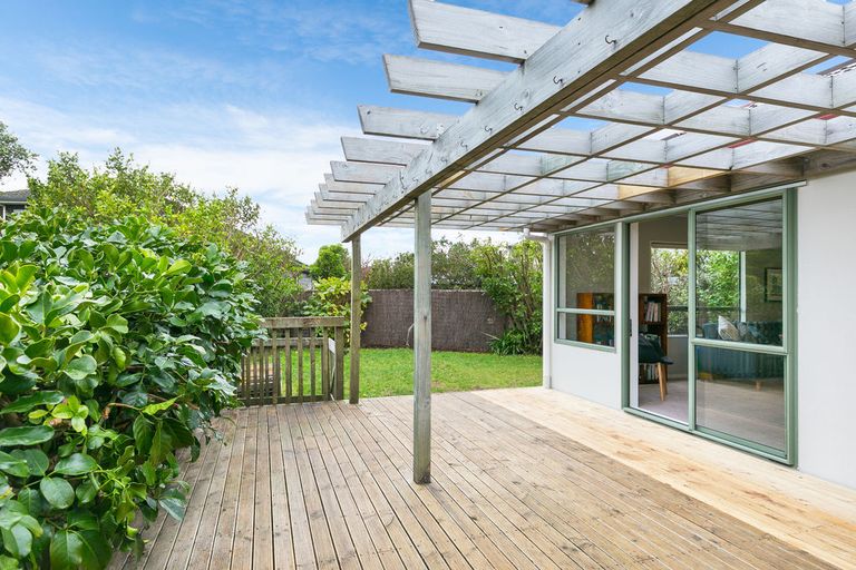 Photo of property in 8 Lingard Grove, Brooklyn, Wellington, 6021