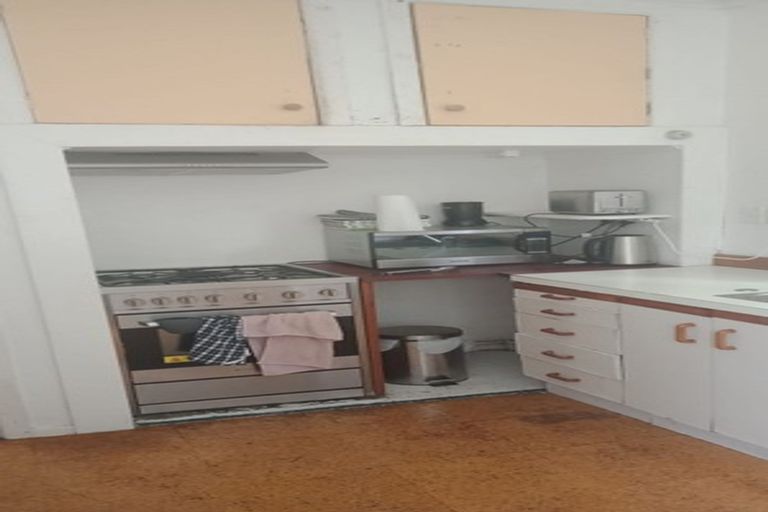 Photo of property in 103 Mortimer Terrace, Brooklyn, Wellington, 6021