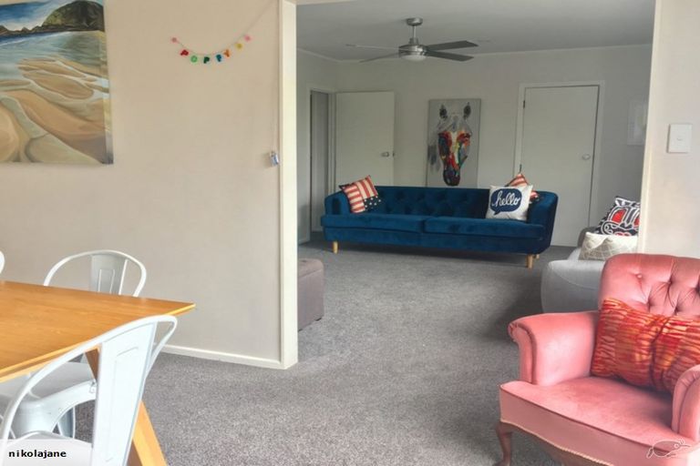 Photo of property in 8 May Avenue, Te Atatu South, Auckland, 0610