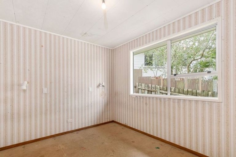 Photo of property in 5 Topliss Drive, Northcross, Auckland, 0632