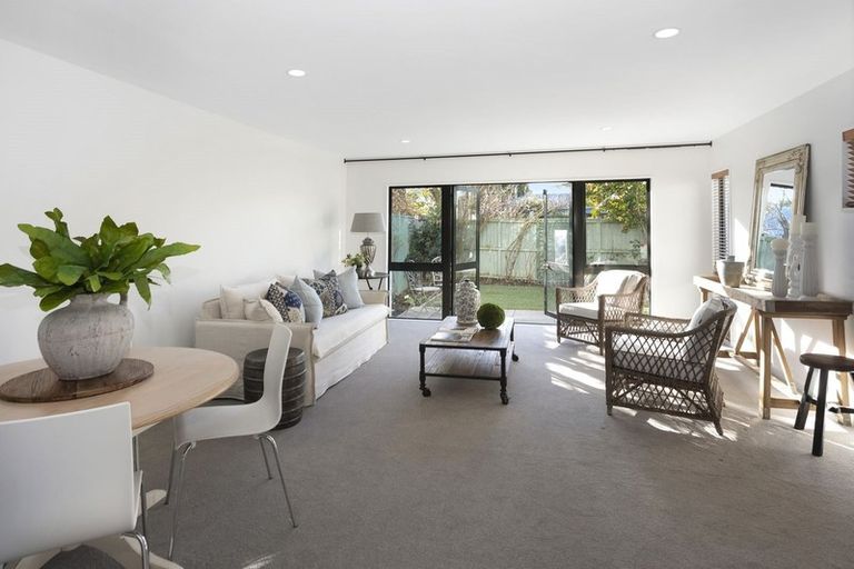 Photo of property in 2/54 Derby Street, St Albans, Christchurch, 8014