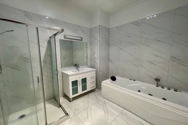 Photo of property in 6b Carlos Drive, Flat Bush, Auckland, 2016