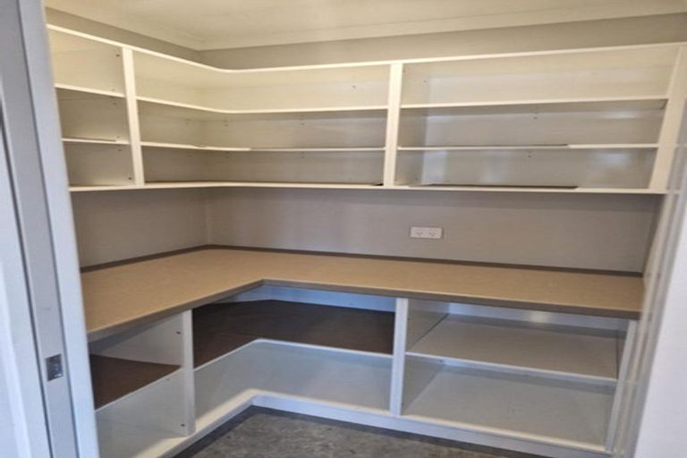 Photo of property in 12 Nukuroa Close, Waitara, 4320