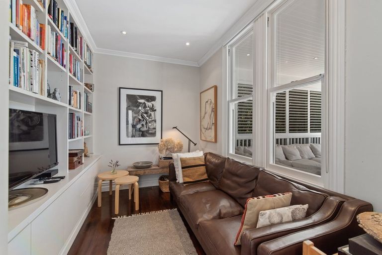 Photo of property in 77 Hinemoa Street, Birkenhead, Auckland, 0626