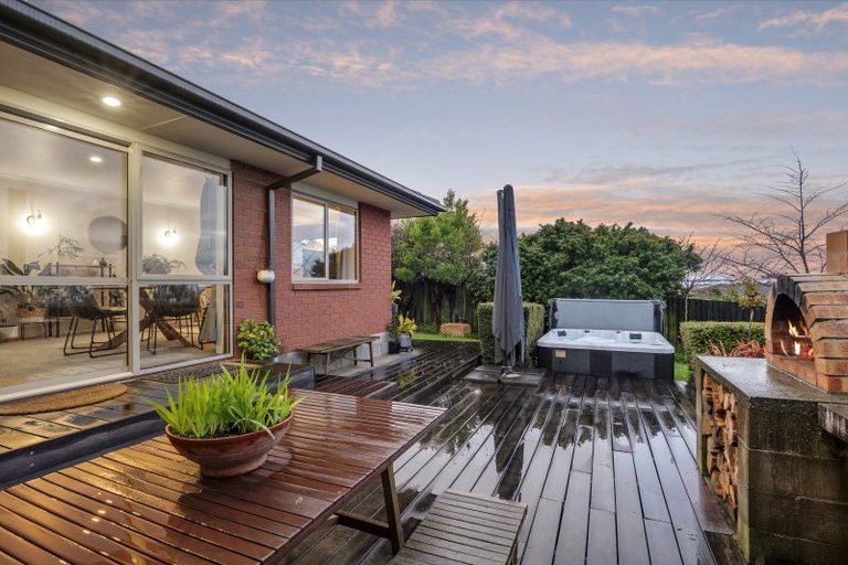 Photo of property in 7 Gilders Grove, Heathcote Valley, Christchurch, 8022